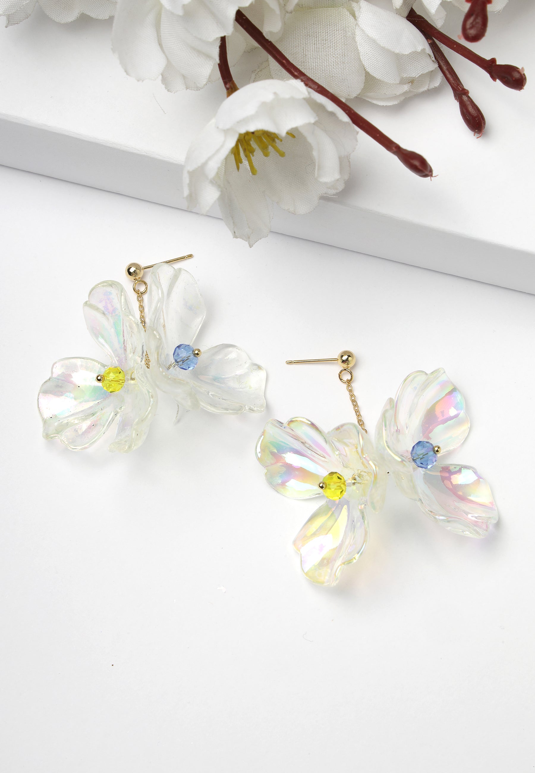 Pendientes de flores blancas