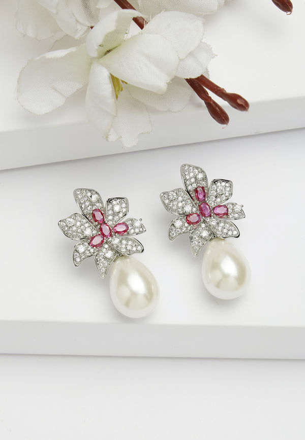 Pendientes colgantes florales en circonita