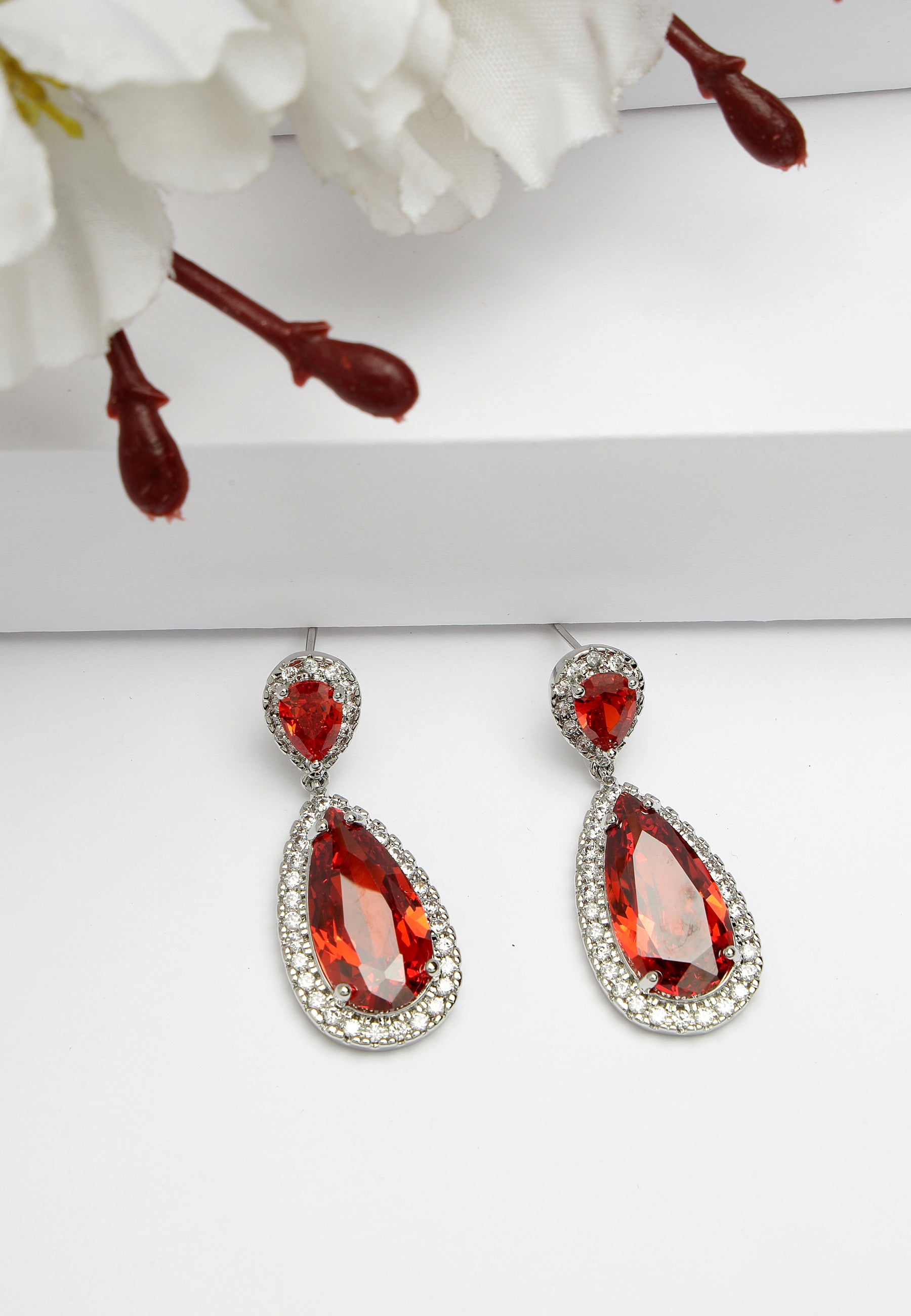 Zirconia Earrings Buail I Dearg