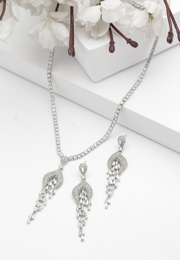 Diva Elegante Kronleuchter Halskette mit Ohrringe Set
